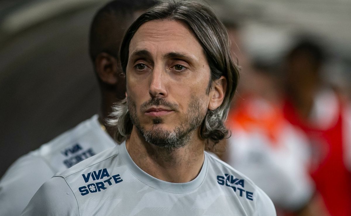 zubeldía dribla desfalques e chama 13 jovens da base do são paulo para treino