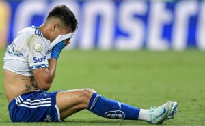 kaio jorge perde gol ‘na cara’ e torcedores do cruzeiro enlouquecem: “até quando isso”