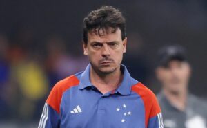 fernando diniz tem seu pior início como treinador no cruzeiro com 22% de aproveitamento