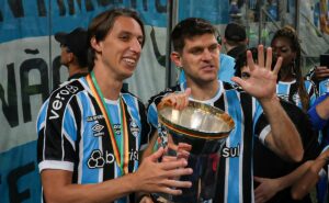 dupla histórica no grêmio, geromel e kannemann se despedem do gre nal