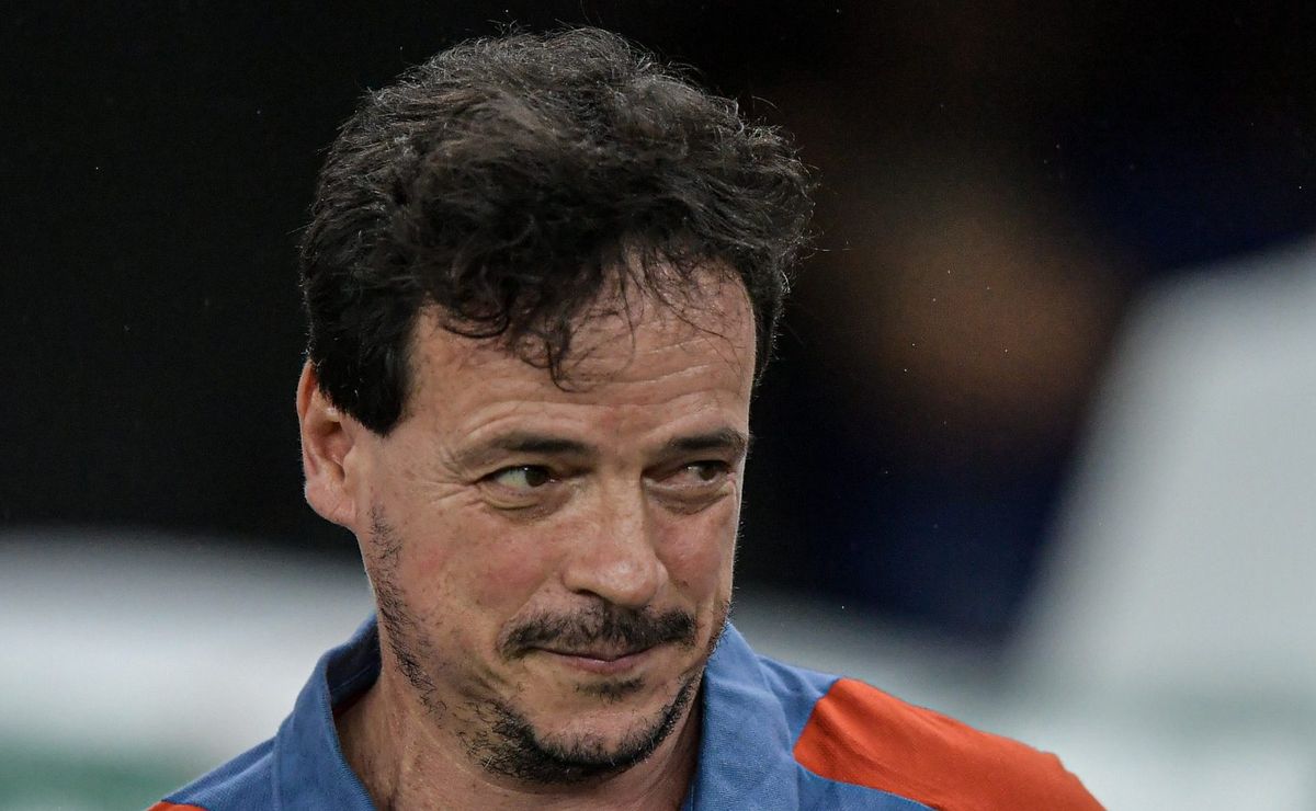 fluminense impede primeira vitória de fernando diniz no comando do cruzeiro e treinador se enfurece