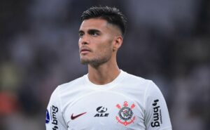 fausto vera ajuda corinthians ao marcar gol em atlético mg x vitória