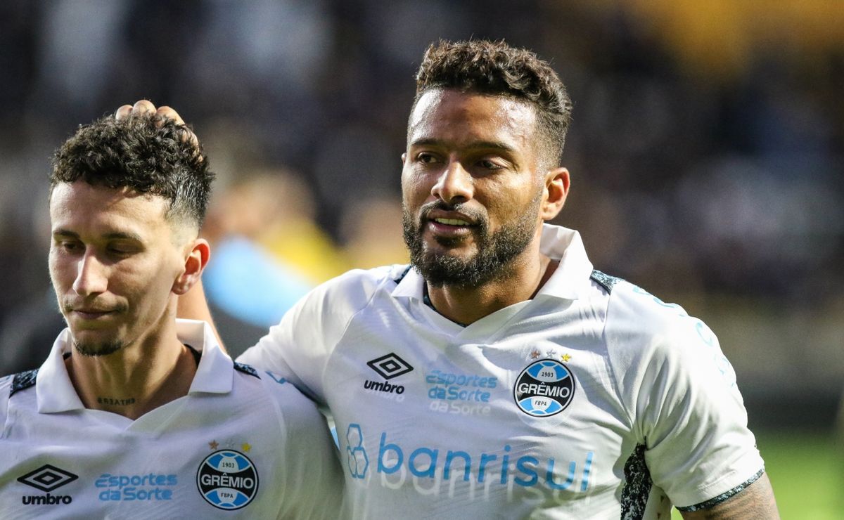 reinaldo não vai ter contrato renovado e decisão divide opiniões no grêmio: "milagre"