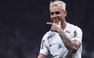 róger guedes no grêmio com redução de 50% do salário pode acontecer