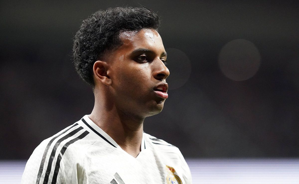 rodrygo ex santos se envolve em situação curiosa com dorival júnior em jogo da seleção brasileira