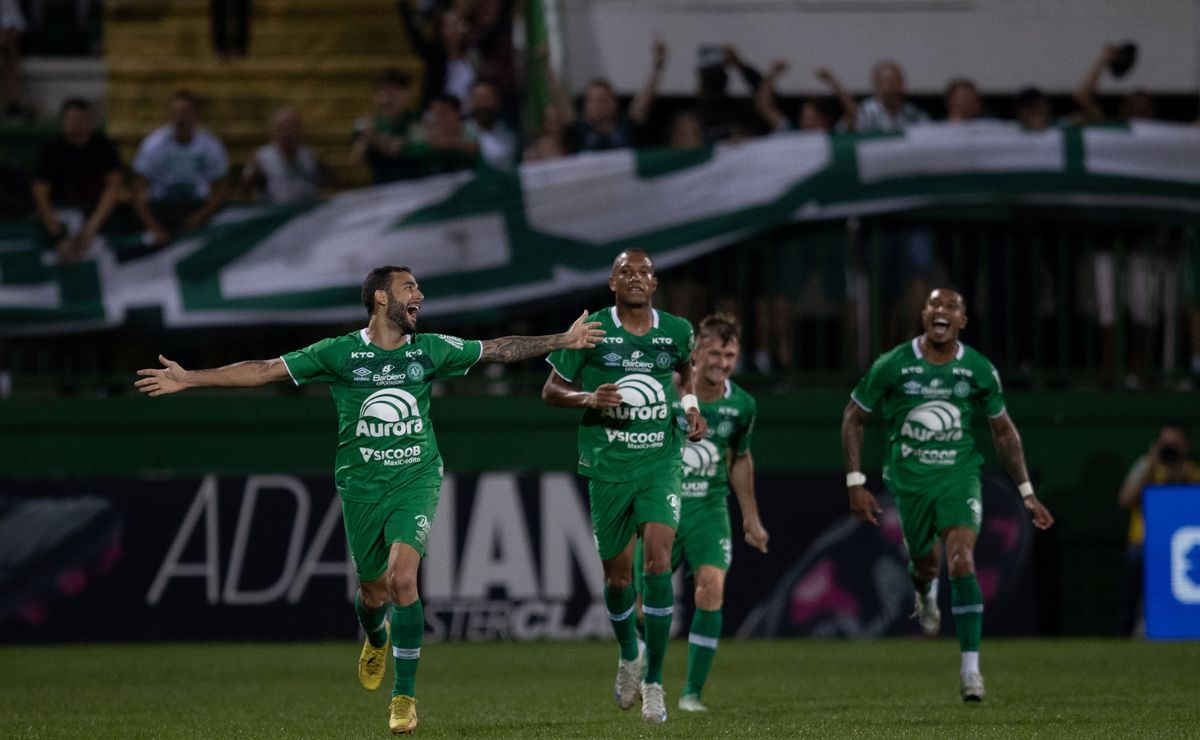 palpite chapecoense x goiás – série b – 21/10/2024