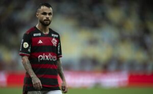 michael revela apoio do elenco do flamengo após retorno em jogo contra o corinthians