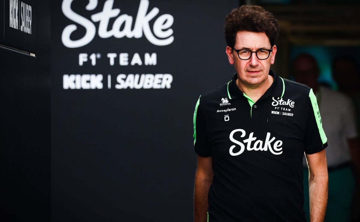 mattia binotto comenta sobre a contratação de lewis hamilton na ferrari: “não contrataria”