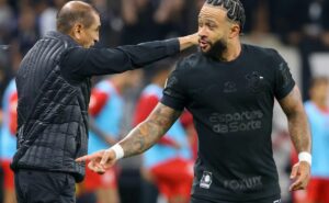 memphis deve ser titular no corinthians contra o racing