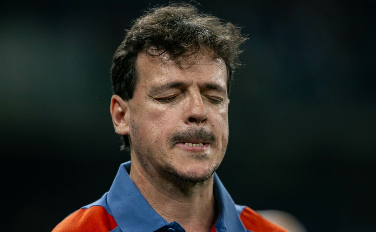 fernando diniz pode ser demitido do cruzeiro ficando fora da libertadores em 2025