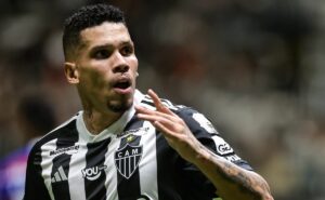 paulinho desabafa no atlético mg sobre decisão contra o vasco: “um misto de emoções”