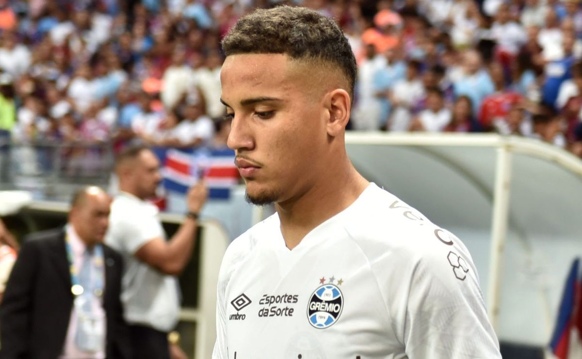 lesão de gustavo martins complica grêmio e tempo de desfalque preocupa em momento decisivo
