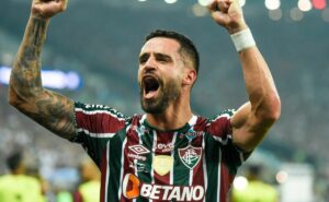 marcelo teixeira autoriza e santos contata renato augusto para reforçar o elenco em 2025