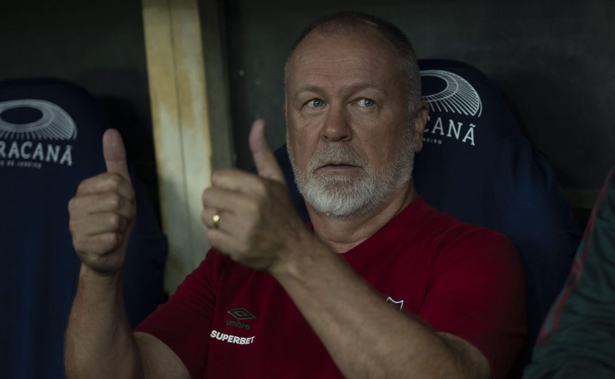 mano menezes destaca postura do fluminense em vitória no clássico contra o flamengo 