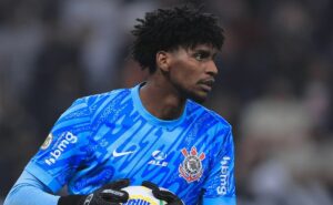 hugo souza toma nova decisão e flamengo define situação do goleiro; corinthians é comunicado
