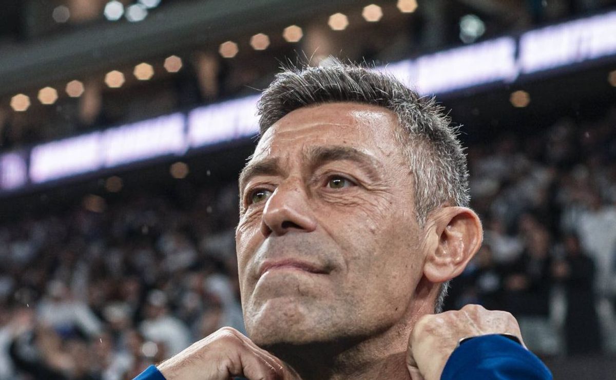 torcida do santos aprova pedro caixinha para substituir carille: "agrada bastante"