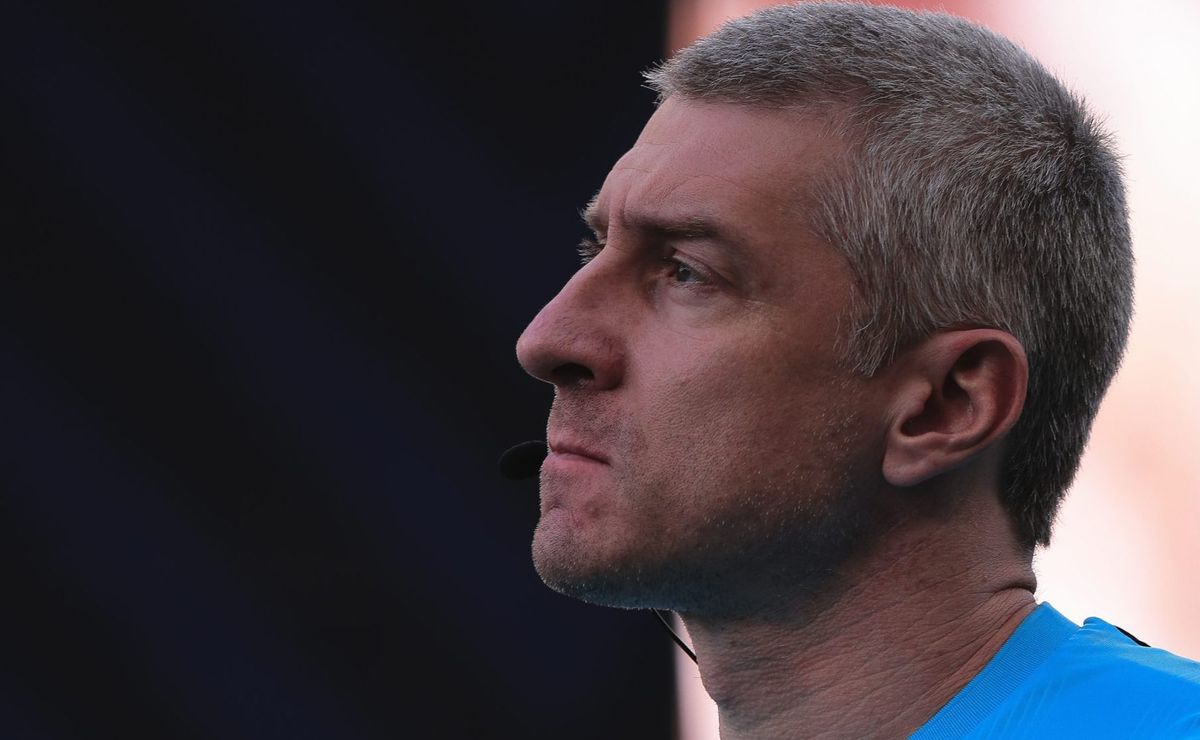 anderson daronco é acusado de favorecer corinthians e flamengo reclama na cbf, após decisão polêmica