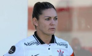 gabi zanotti, do corinthians expõe condições precárias do transporte na libertadores: “inadmissível!"