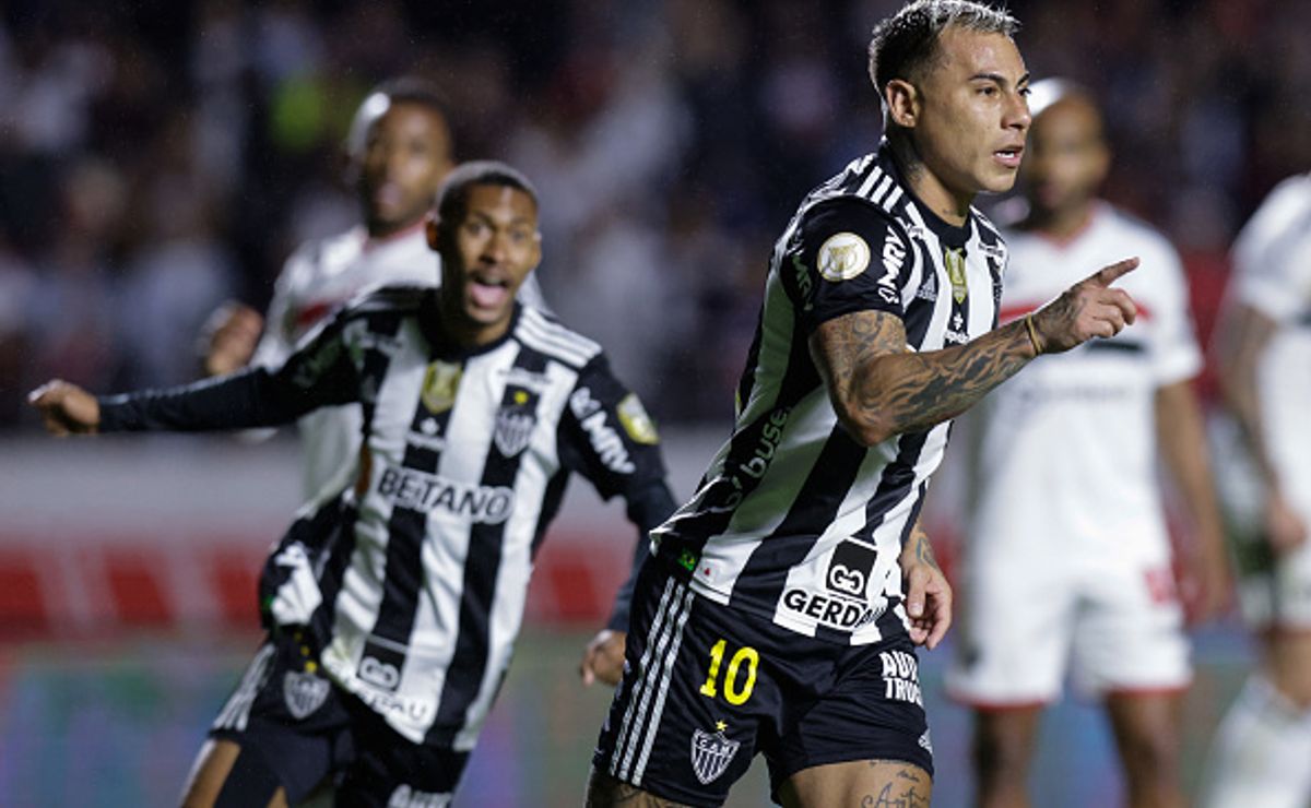 torcida do galo pede a renovação de vargas após golaço contra o vitória no brasileirão