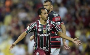 com show de ganso, fluminense bate o flamengo e sai da zona de rebaixamento do brasileirão betano