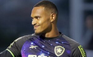 john vira protagonista o botafogo na libertadores e botafoguenses reagem: "não deu bola pra provocação"