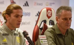 3 jogadores não vestem mais a camisa do flamengo e filipe luís é comunicado