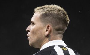 santos e são paulo não vão fechar troca por soteldo, informa nicola: "comportamento extracampo..."