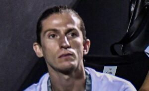 filipe luís irá barrar ayrton lucas, fabrício bruno no flamengo e manterá gabigol contra o corinthians