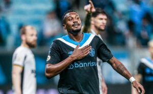 edenilson surpreende com declaração antes do clássico gre nal e deixa torcida do grêmio agitada