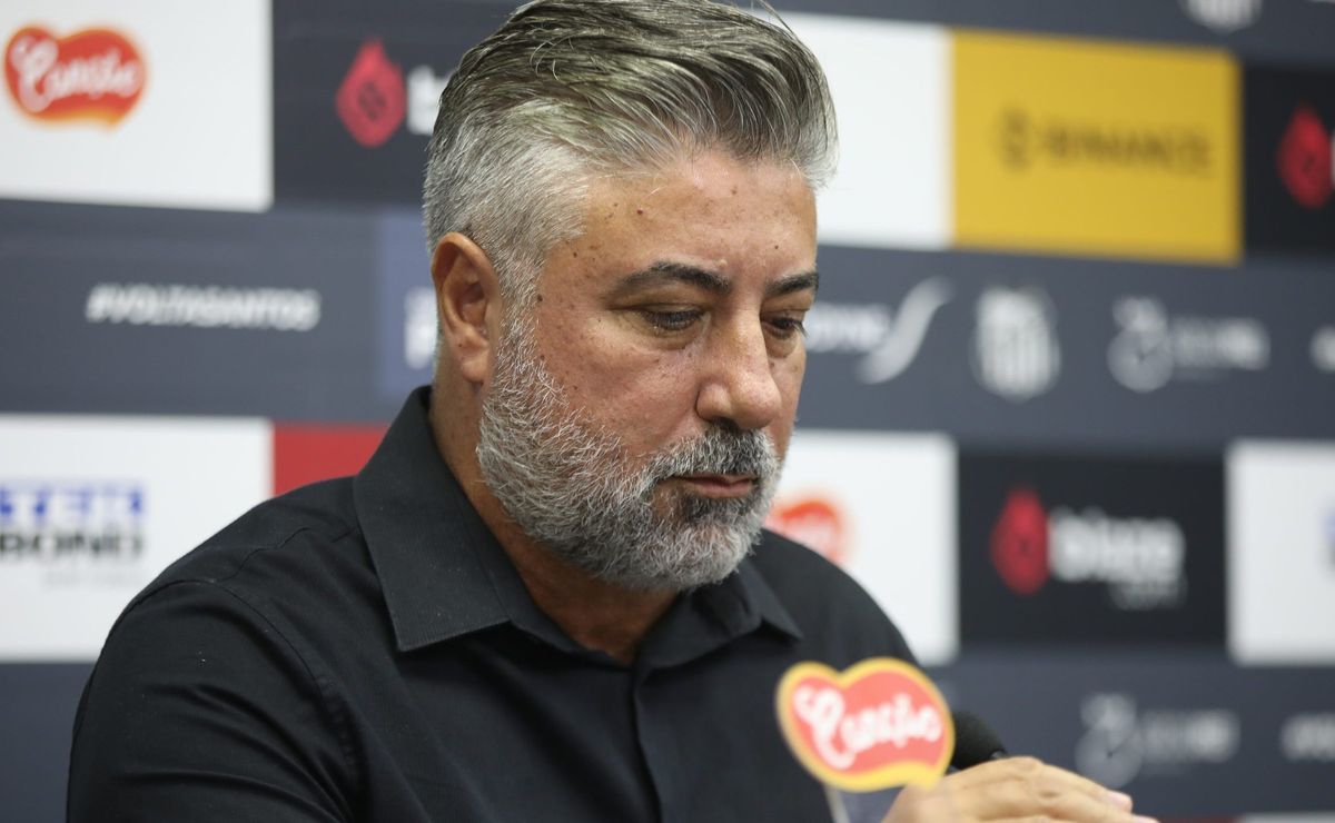 alexandre gallo tem trabalho questionado no santos e saída está praticamente fechada