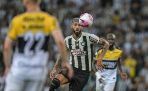 narrador do premiere faz comentário inusitado sobre barboza em botafogo x criciúma: “É grande” 