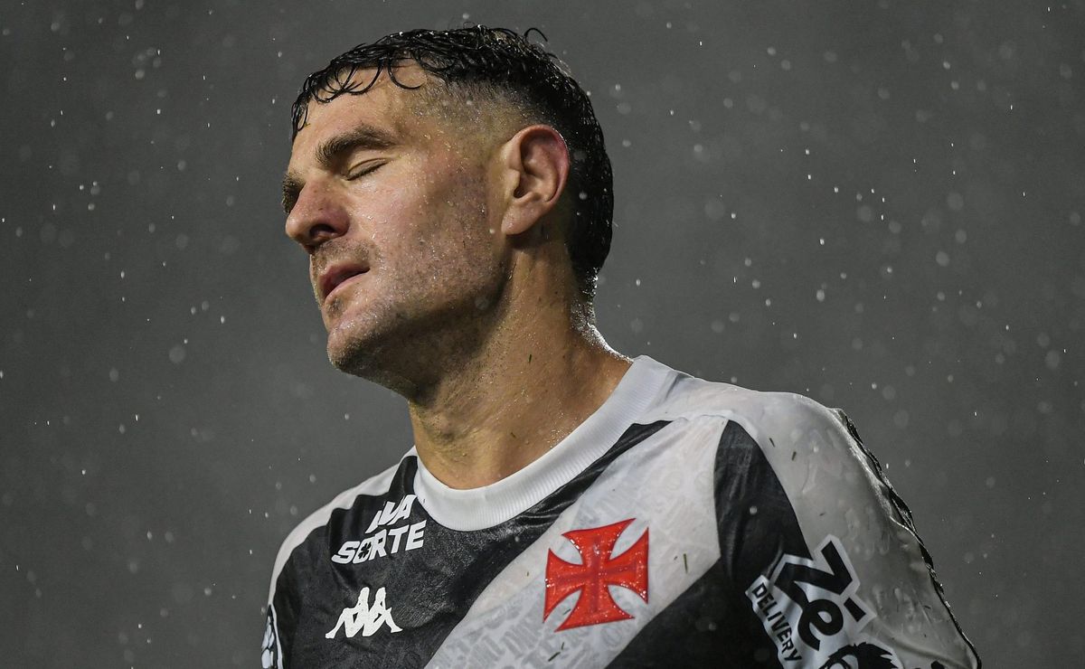 vegetti chora após eliminação do vasco na copa do brasil e vídeo viraliza: “Ídolo”