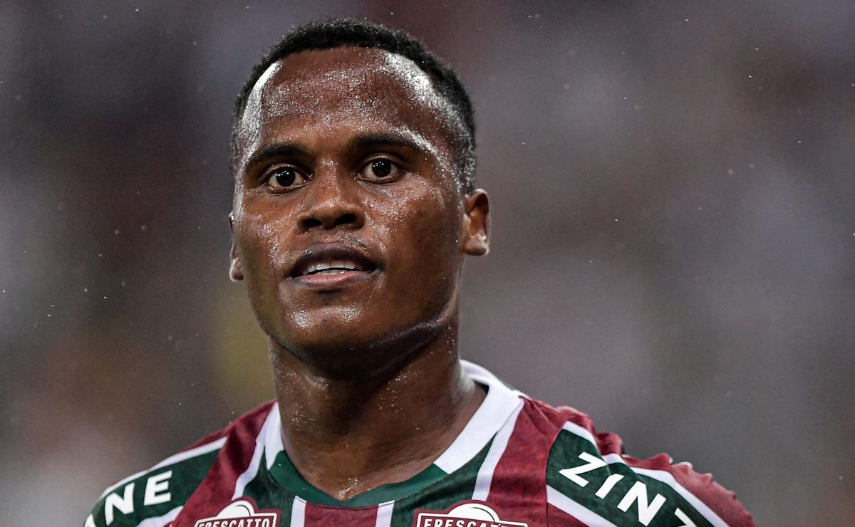 com volta de arias e dúvida sobre thiago silva, mano define time do fluminense para o fla flu