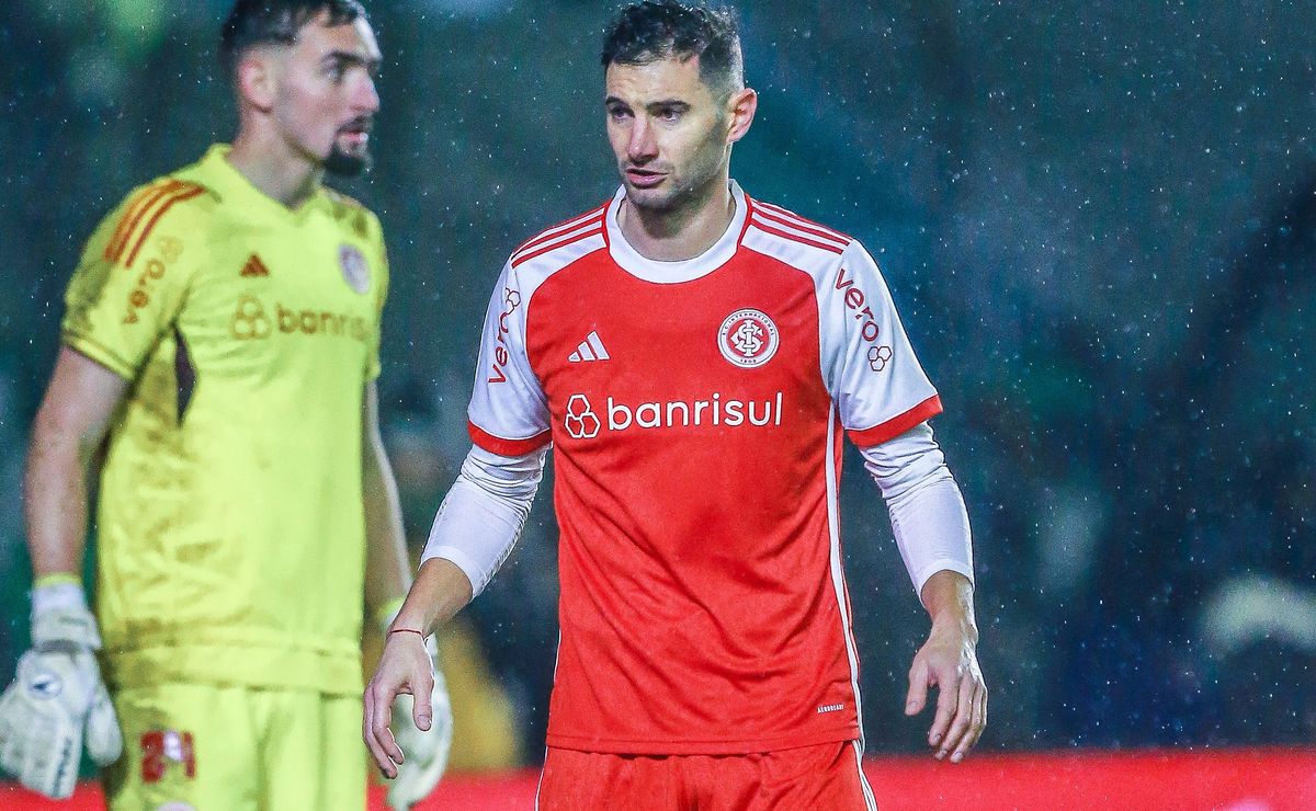 lucas alario seria o novo reforço do corinthians em troca de atacantes com o internacional, diz repórter