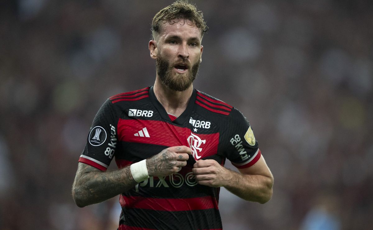léo pereira é multado no flamengo por atraso, mas situação não gerou mal estar 