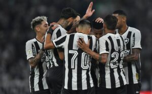 joel santana alerta textor sobre bastidores e diz que estão "plantando" contra o botafogo