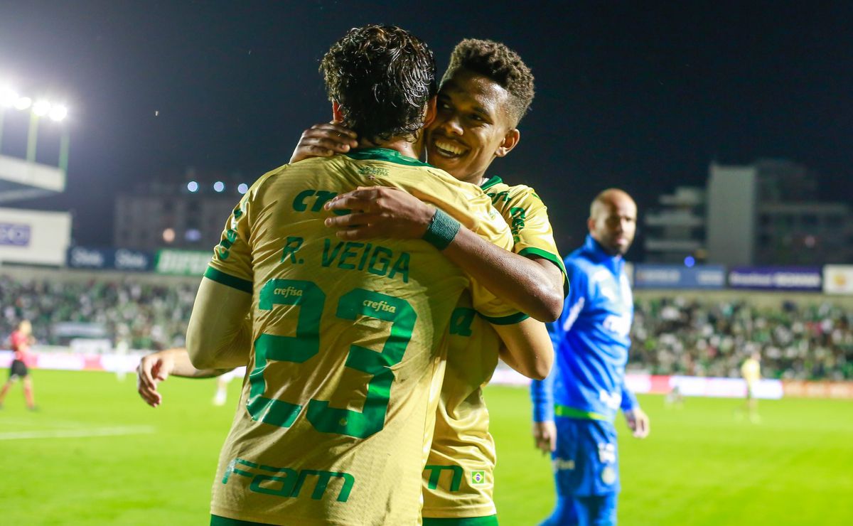 raphael veiga exalta parceria que tem com estevão no palmeiras: " um dos melhores que já joguei