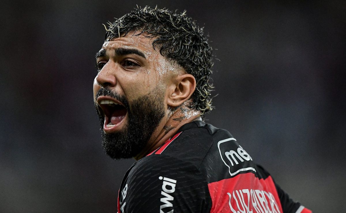 gabigol é comunicado por filipe luís sobre mudança no flamengo após atuações de plata e bruno henrique 