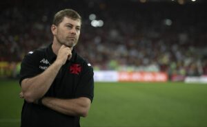 rafael paiva defende vegetti após choro com a eliminação do vasco na copa do brasil