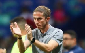 filipe luís reconhece fase ruim de gabigol no flamengo, mas garante: “confio muito nele”
