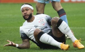 memphis depay pode não jogar na sul americana em racing arg x corinthians