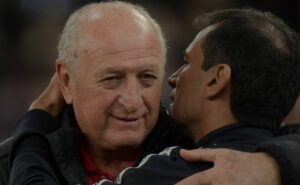 felipão aceita assinar com tri da libertadores de forma imediata, mas como coordenador técnico