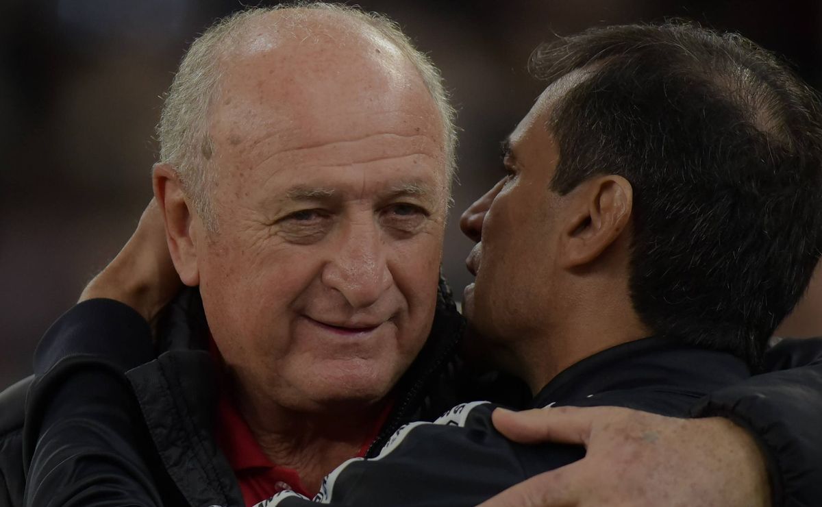 felipão aceita assinar com tri da libertadores de forma imediata, mas como coordenador técnico