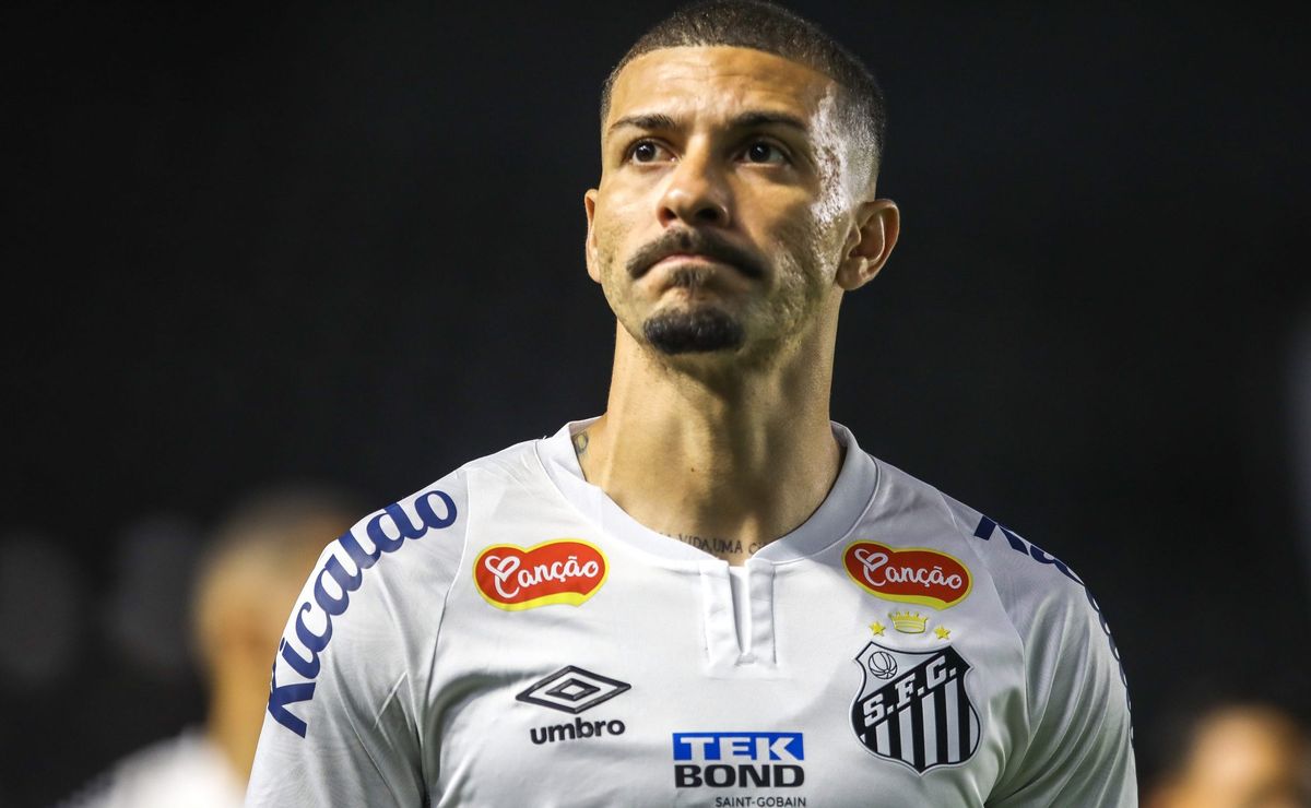 santos prepara ‘faxina’ em 2025 com alison, willian bigode e mais 7 nomes