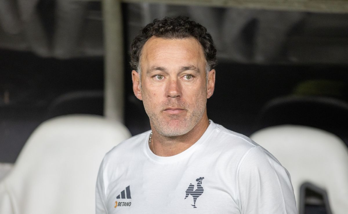milito adota discurso realista e pede para elenco ter postura inteligente na copa do brasil