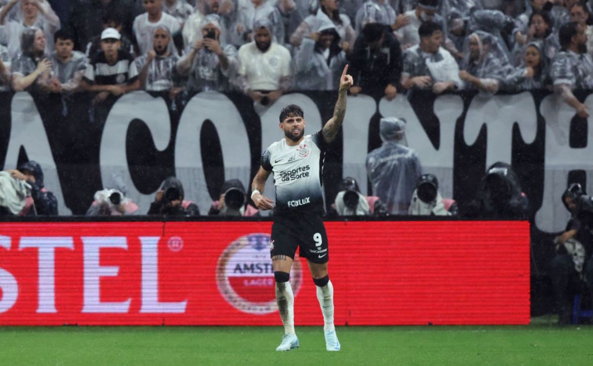 yuri alberto vive noite gloriosa no corinthians e fiel se desculpa por críticas
