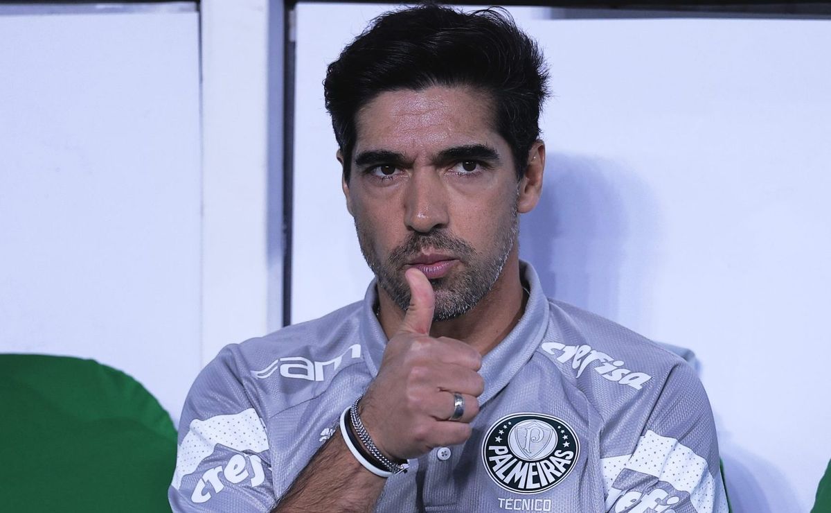 abel ferreira autoriza e palmeiras pode assinar contrato em 2025 com lázaro e +2