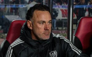 gabriel milito destaca prioridade do atlético mg no brasileiro se comparado as copas
