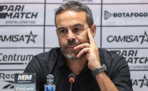 artur jorge liga alerta no botafogo para jogo da volta após goleada: "não está resolvido"