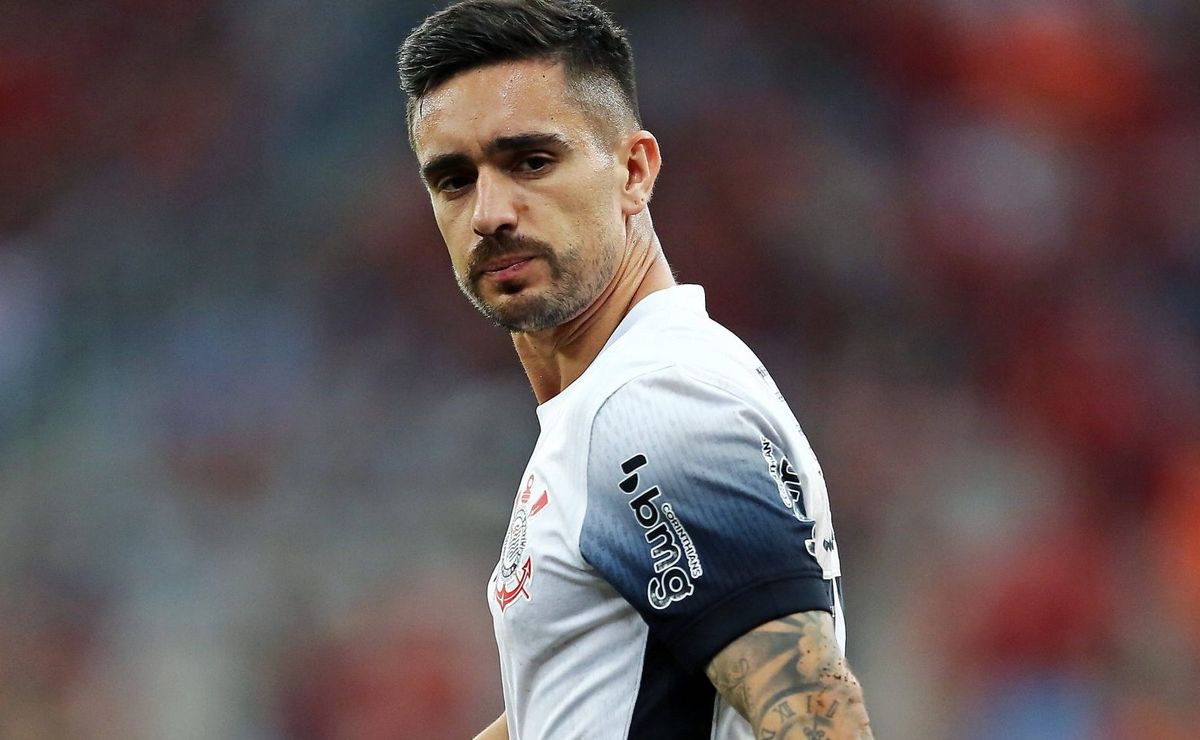 antes de corinthians x internacional, ramón díaz vive dilema envolvendo garro e coronado